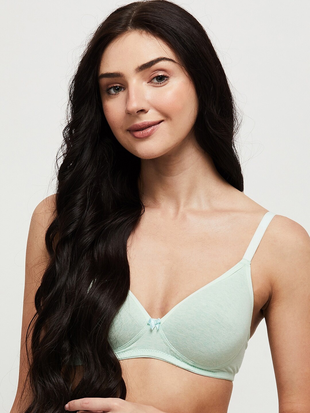 

max Green Solid Non-Wired Lightly Padded Everyday Bra SU21PDNW01ARUBA