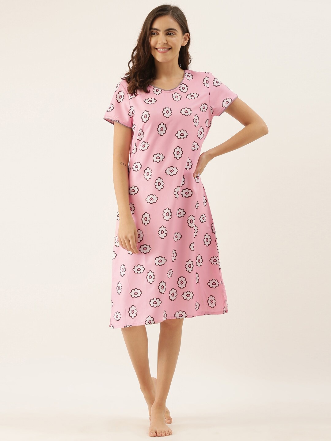 

Bannos Swagger Pink & Off-White Printed Nightdress