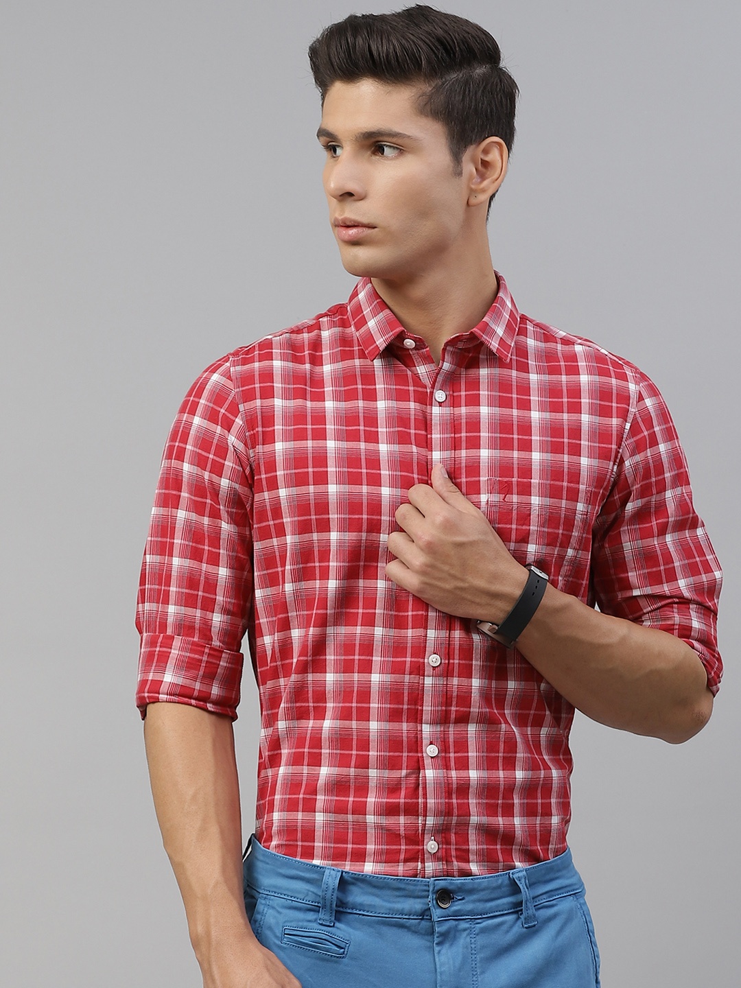 

Indian Terrain Men Red & White Chiseled Slim Fit Tartan Checks Smart Casual Shirt