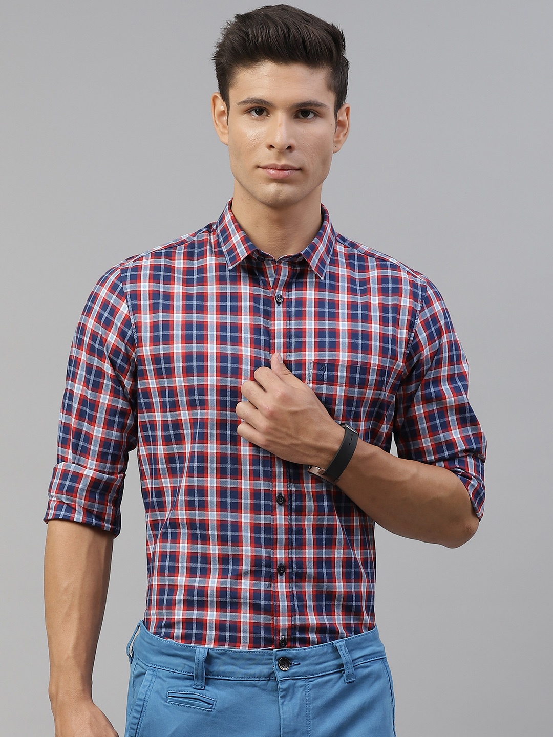 

Indian Terrain Men Blue & Red Pure Cotton Slim Fit Checked Casual Shirt