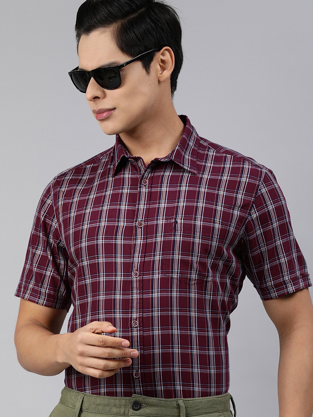 

Indian Terrain Men Burgundy & Beige Slim Fit Tartan Checks Smart Casual Shirt