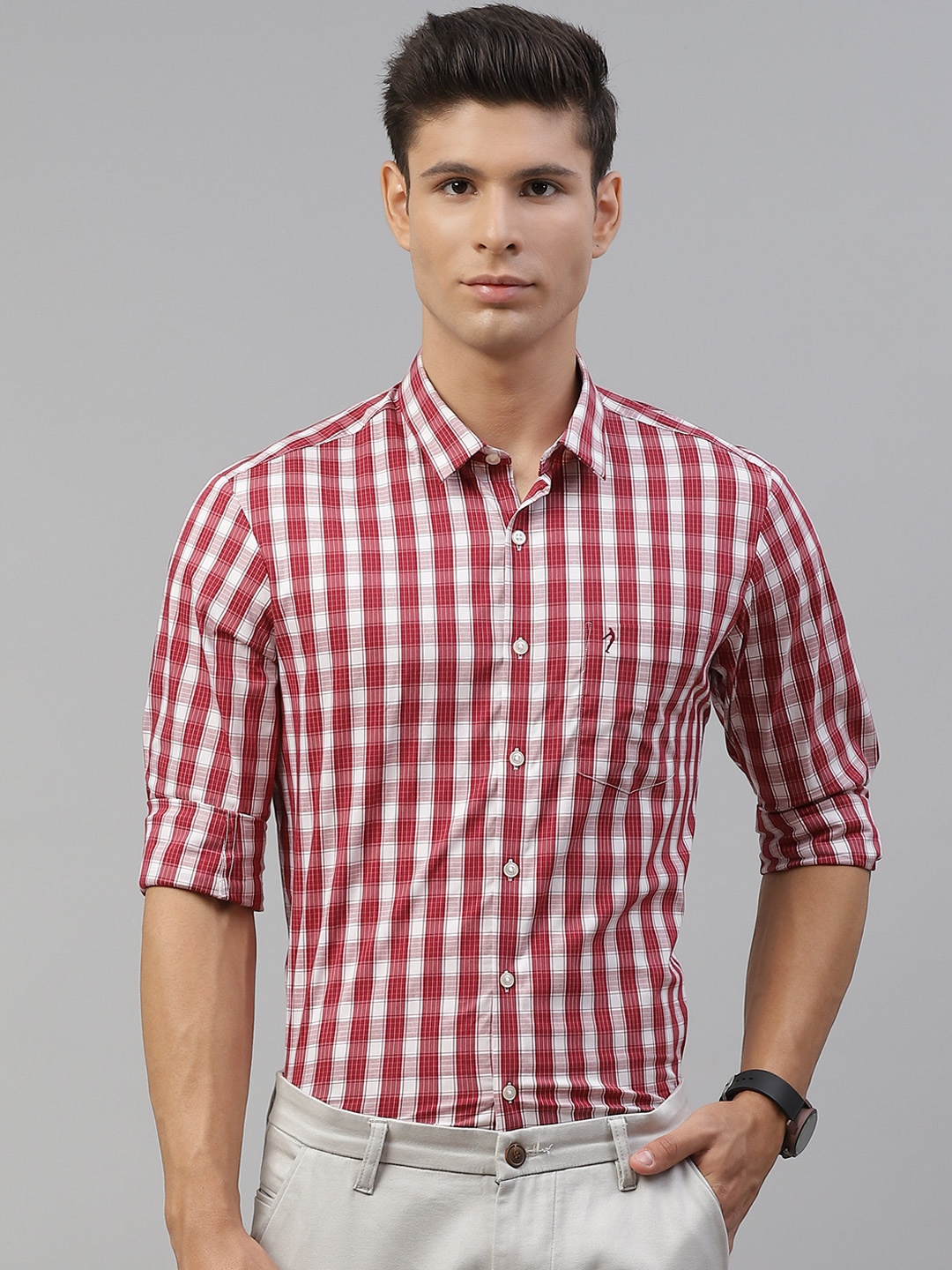 

Indian Terrain Men Maroon & White Slim Fit Checked Casual Shirt