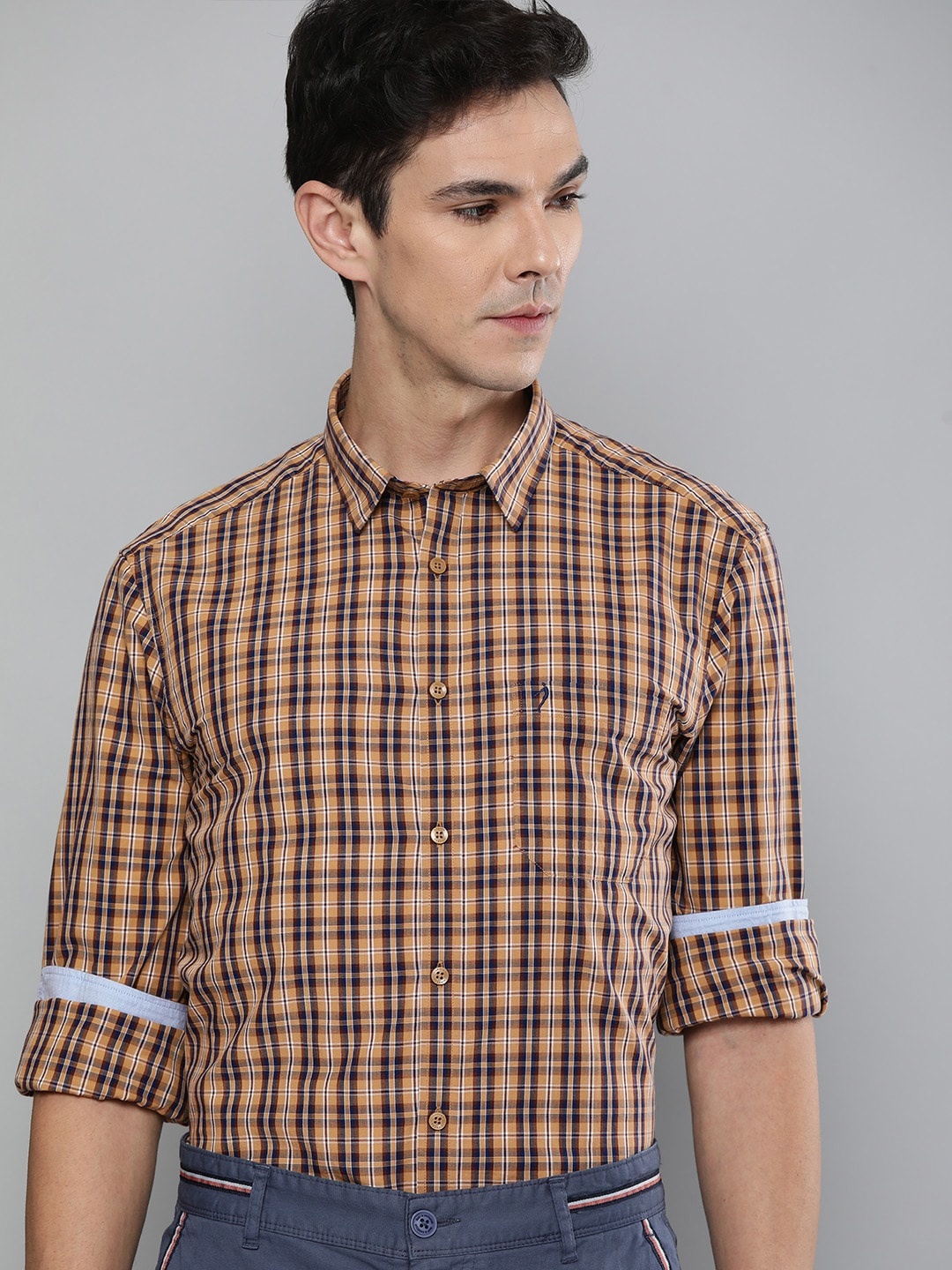 

Indian Terrain Men Beige Slim Fit Checked Smart Casual Shirt