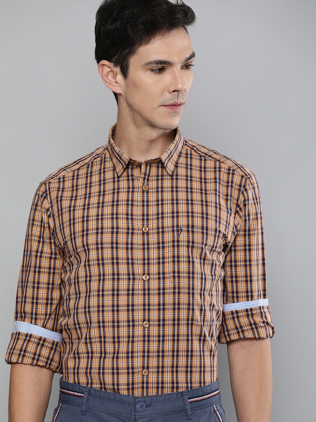 

Indian Terrain Men Beige Slim Fit Checked Smart Casual Shirt