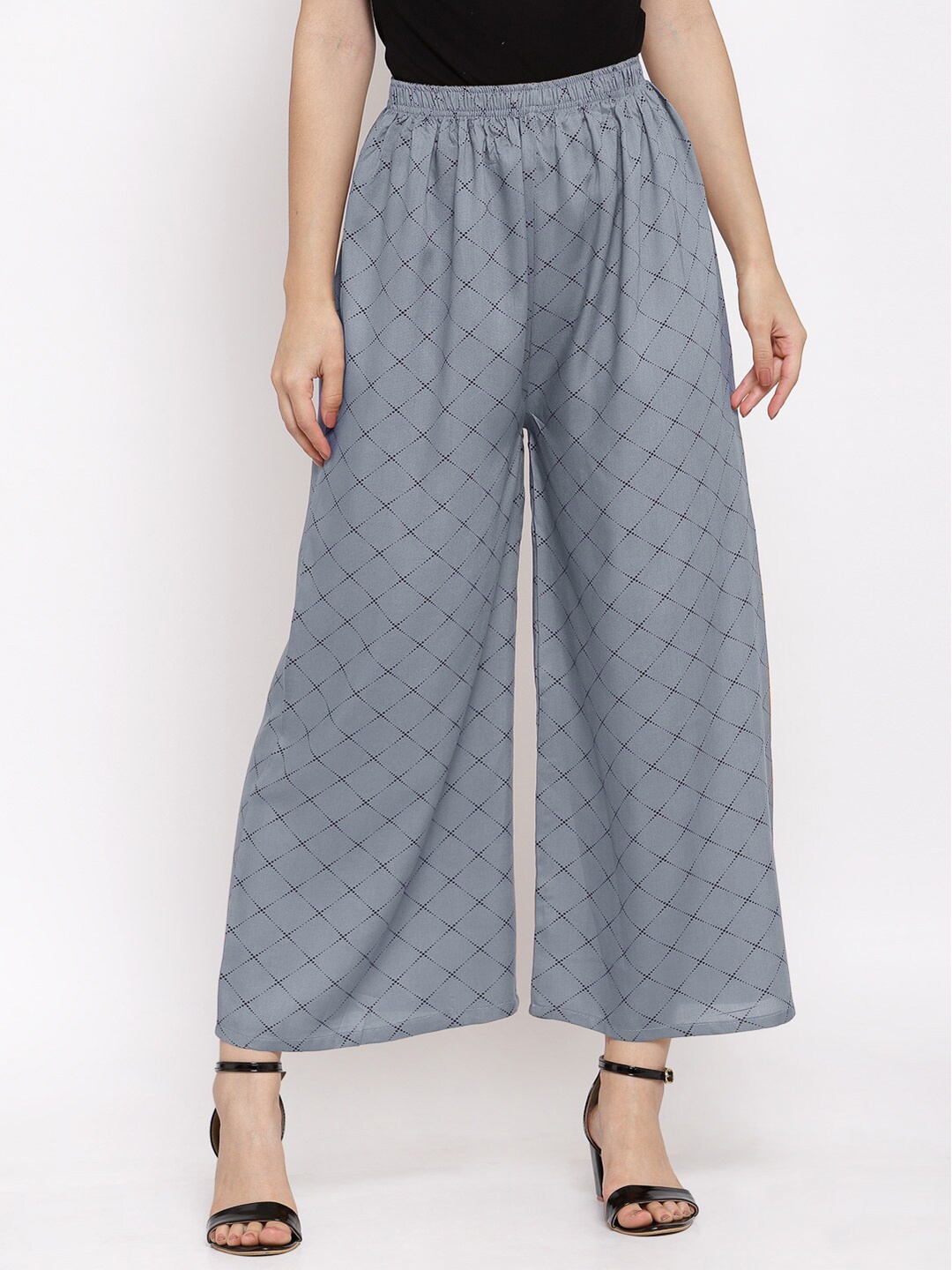 

KLOTTHE Women Grey & Black Checked Wide Leg Palazzos