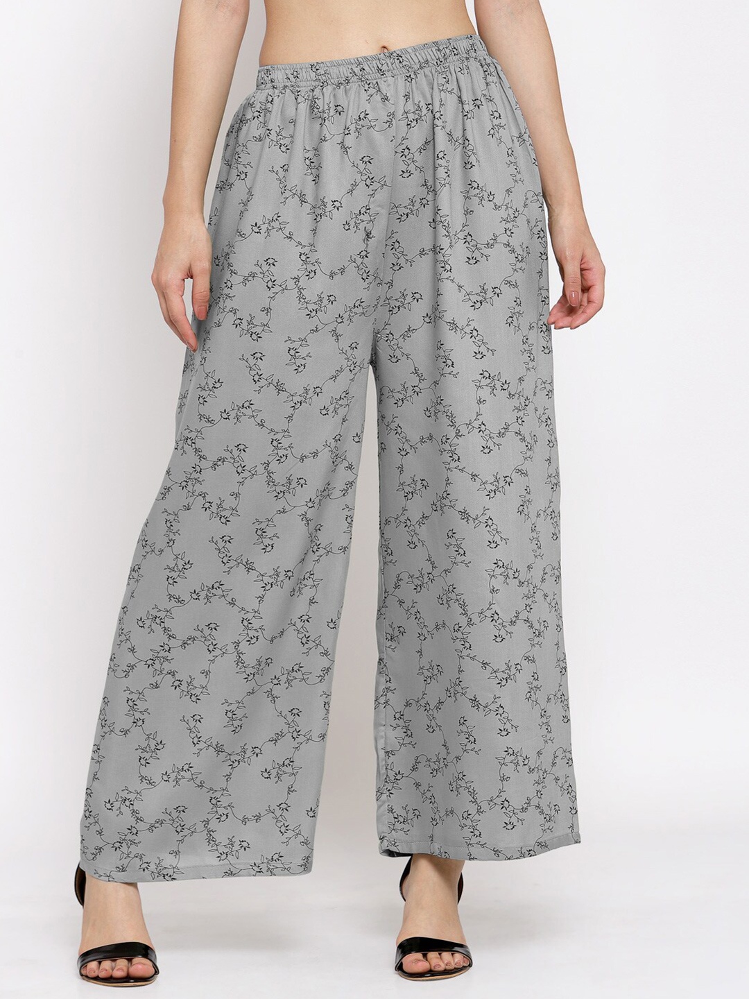 

KLOTTHE Women Grey & Black Printed Wide Leg Palazzos