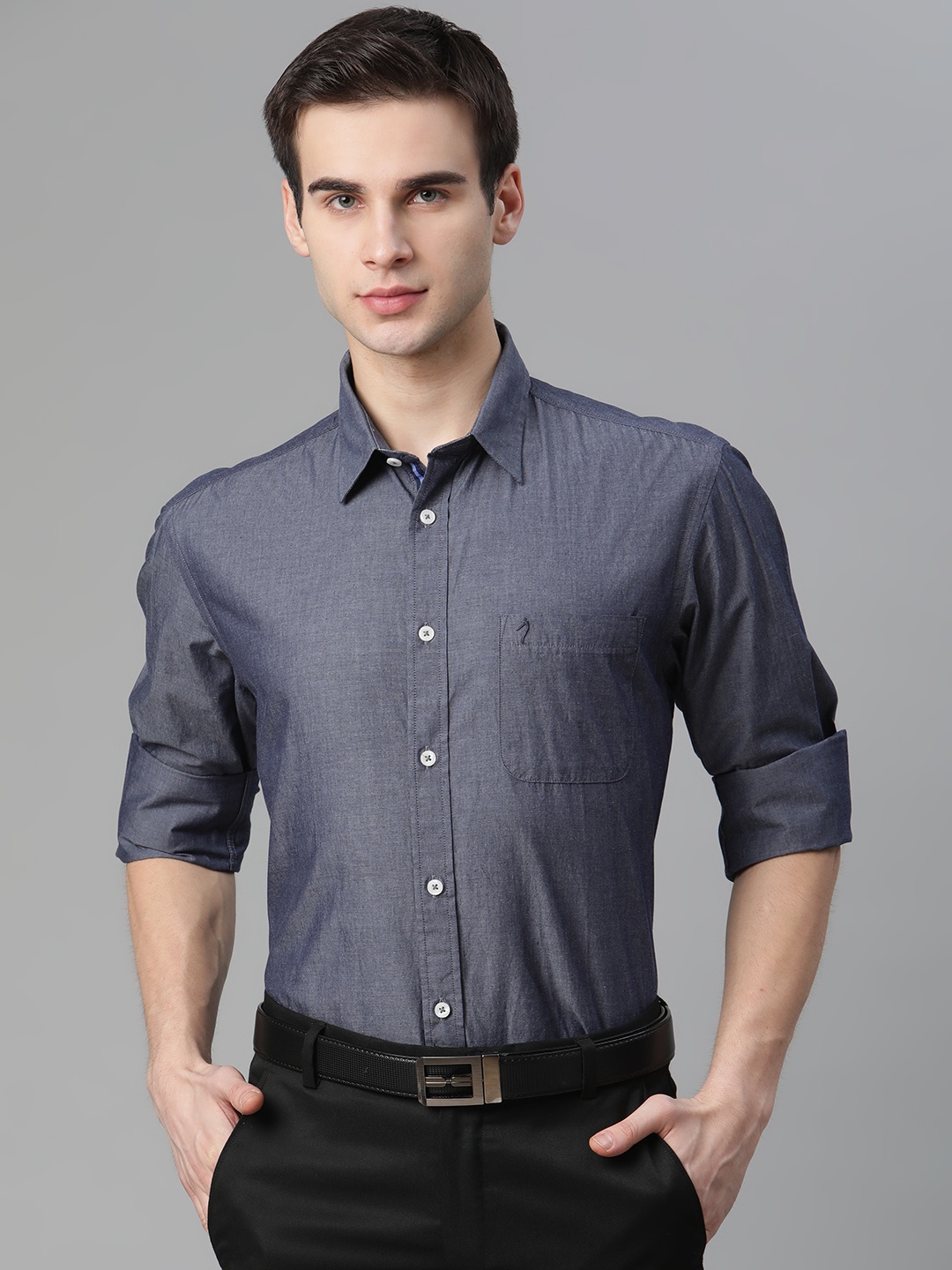 

Indian Terrain Men Navy Blue Solid Pure Cotton Regular Fit Casual Shirt