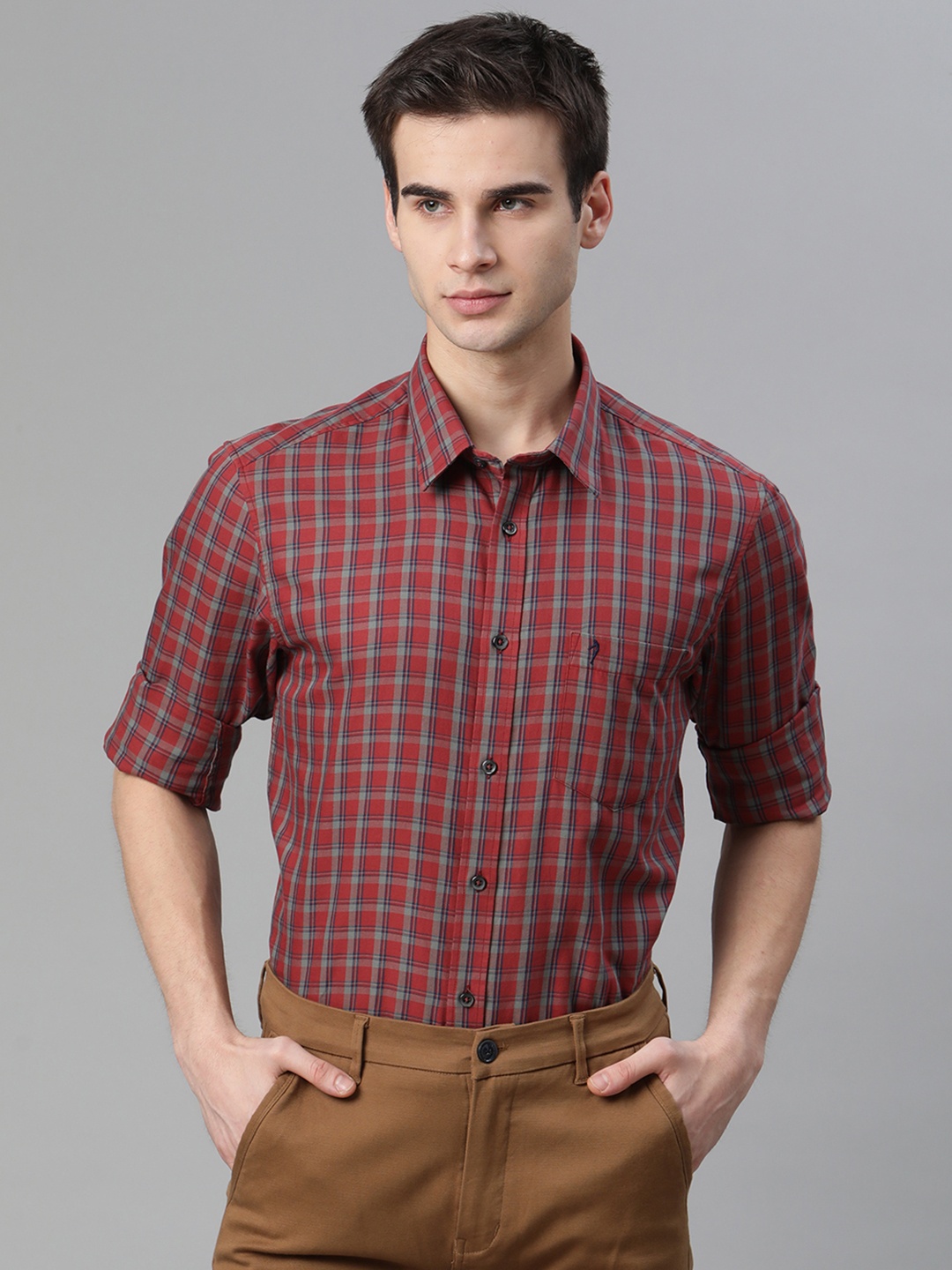 

Indian Terrain Men Red & Navy Blue Checked Pure Cotton Slim Fit Casual Shirt