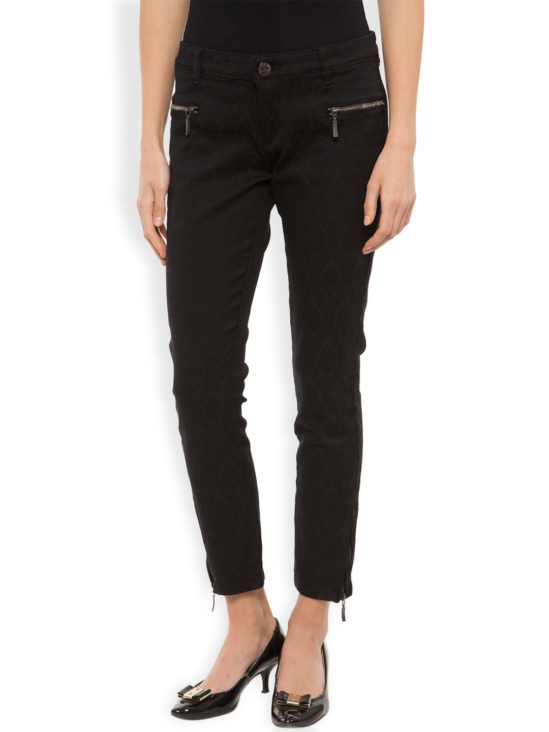 

Basics By Tokyo Talkies Women Black Flat-Front Trousers