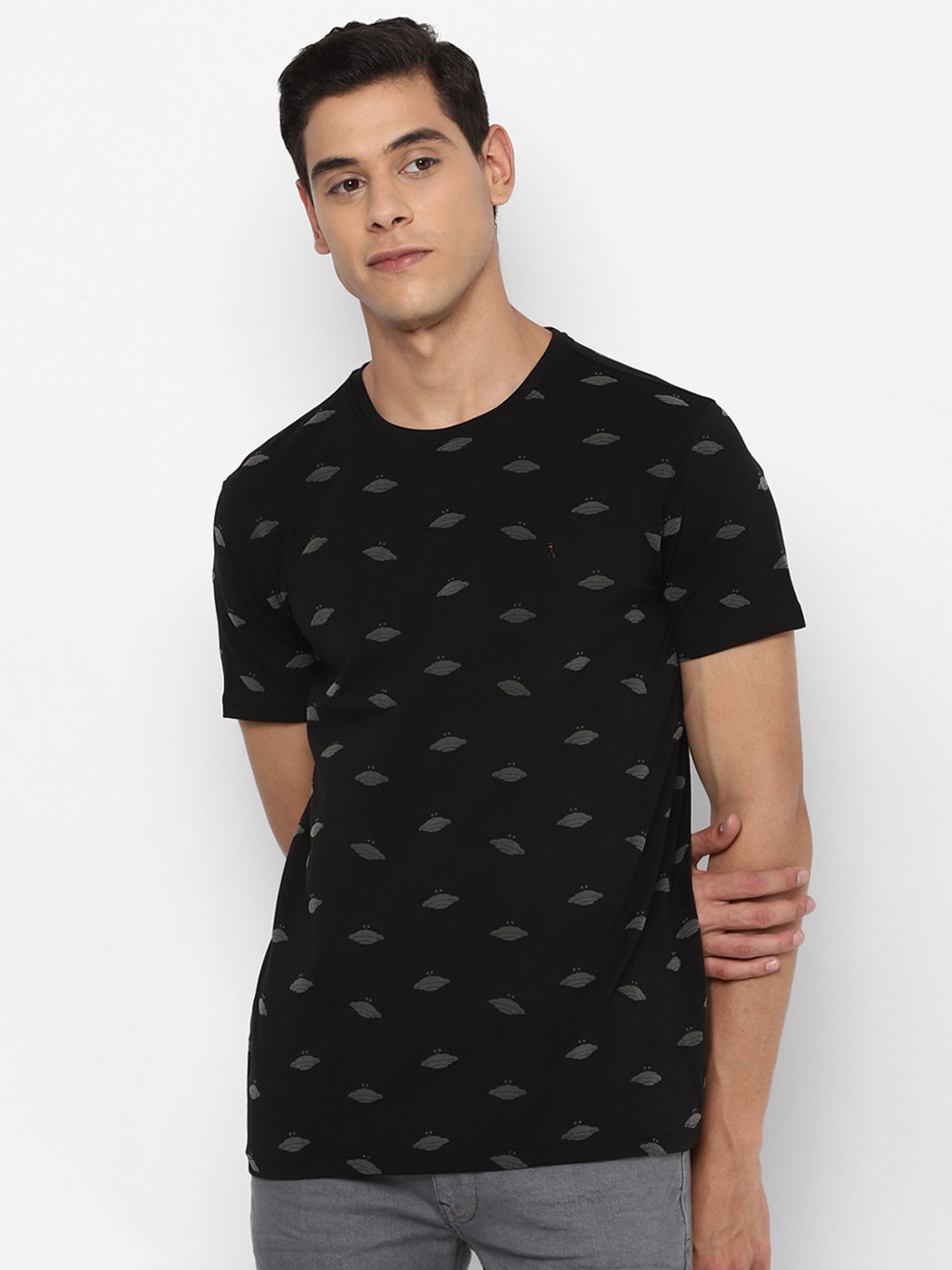 

SIMON CARTER LONDON Men Black Printed Round Neck T-shirt