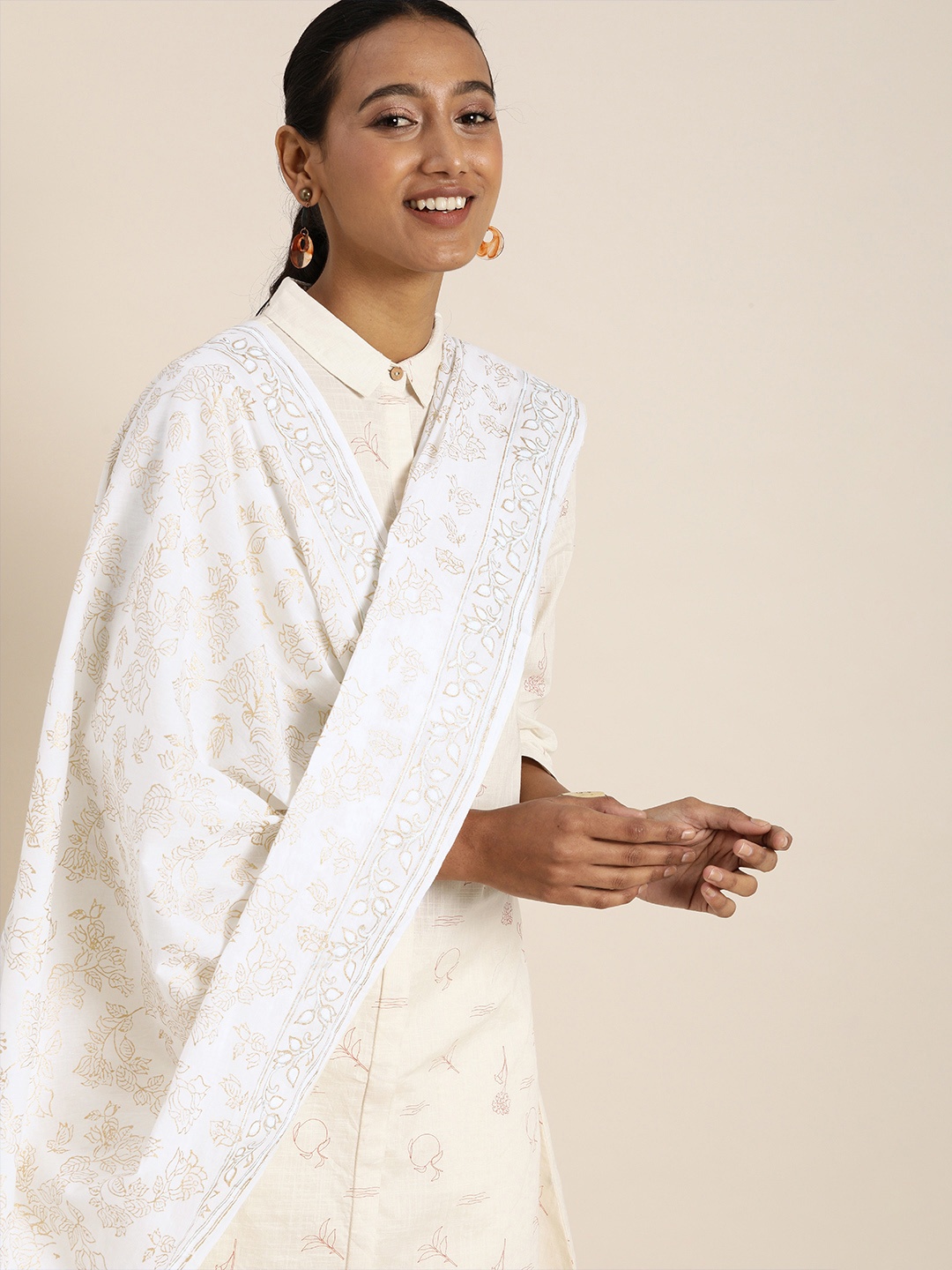 

Taavi White & Gold-Toned Gold khadi Printed Pure Cotton Dupatta