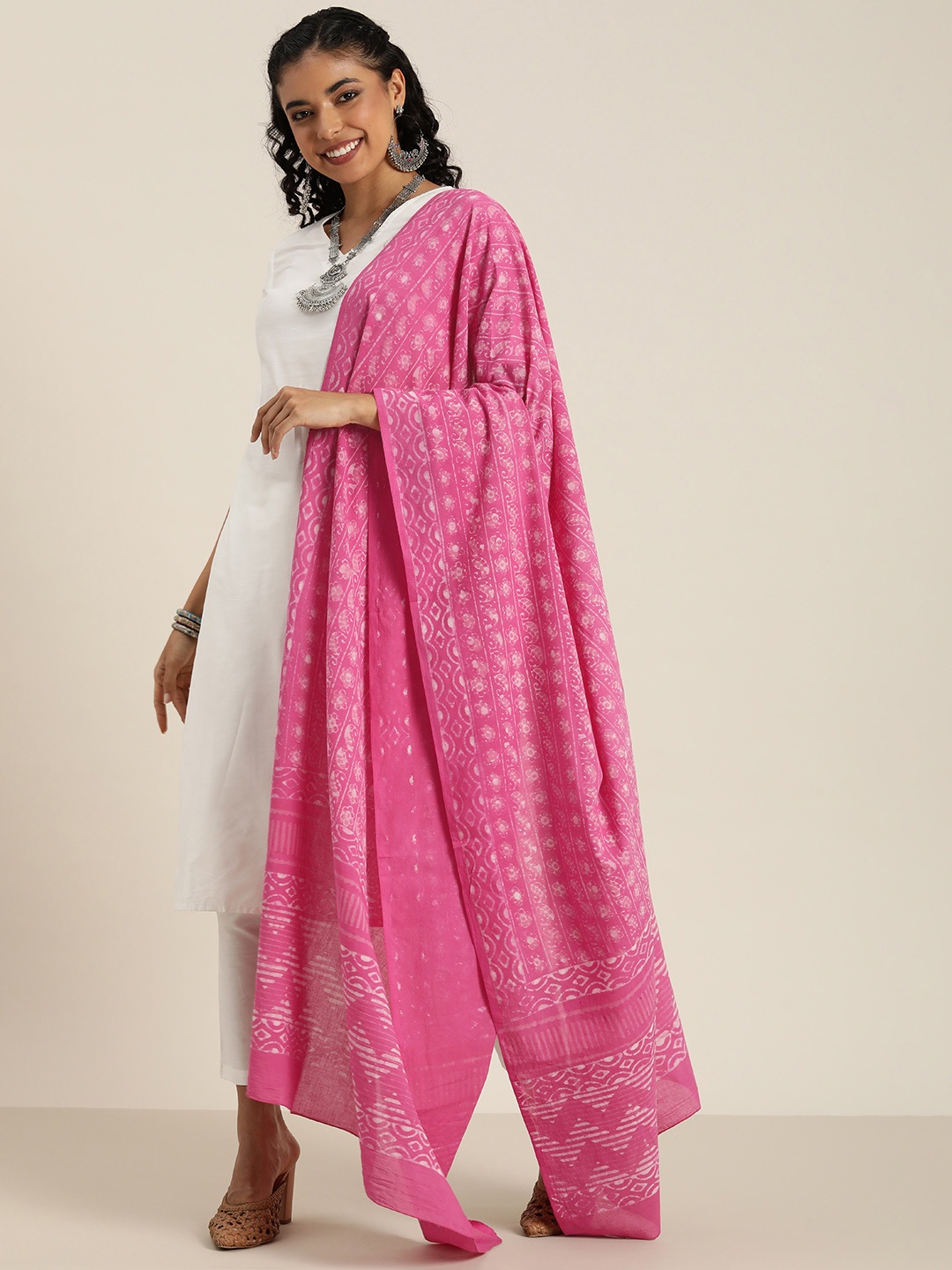 

Taavi Bagru Pure Cotton Ethnic Motifs Printed Dupatta, Pink