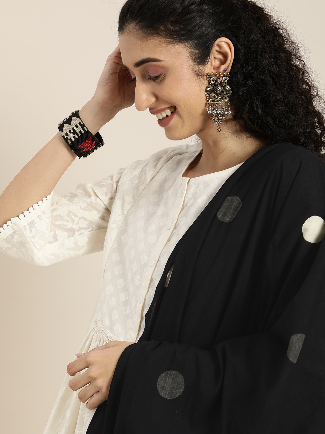 

Taavi Black & Off White Chuna Patri Hand Block Print Pure Cotton Dupatta