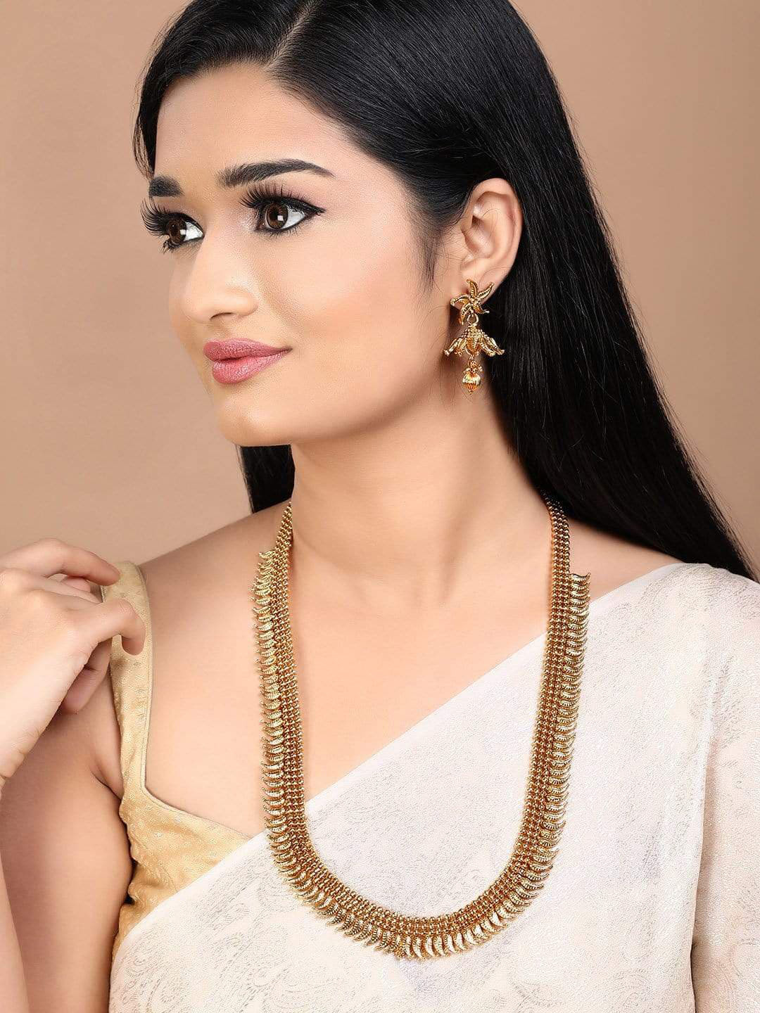 

Rubans Gold-Plated Handcrafted Jewellery Set