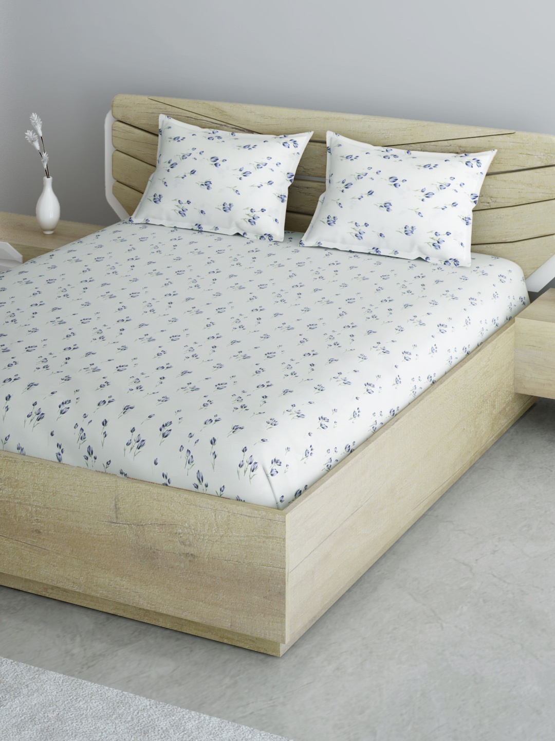 

Aura White & Blue Pure Cotton Floral 144 TC Queen Bedsheet with 2 Pillow Covers
