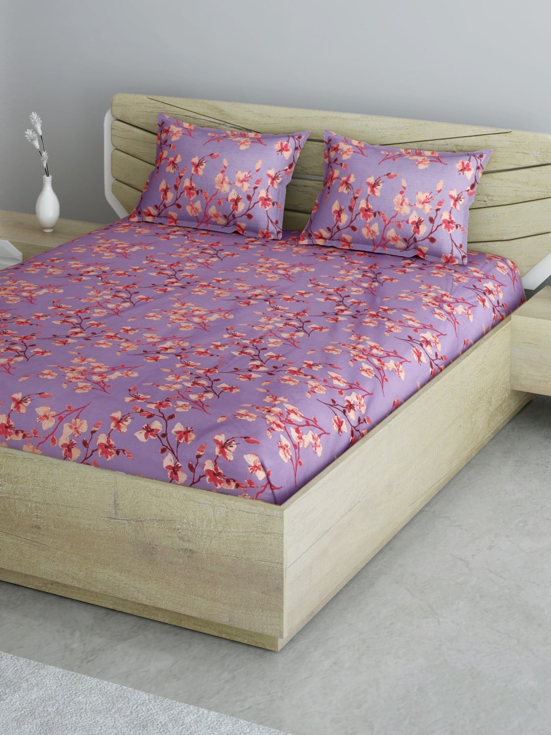 

Aura Purple & Maroon Floral 144 TC Queen Bedsheet with 2 Pillow Covers