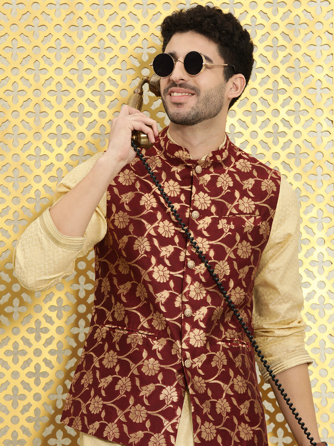 

Ode by House of Pataudi Men Red & Golden Woven Design Nehru Jashn Jacket