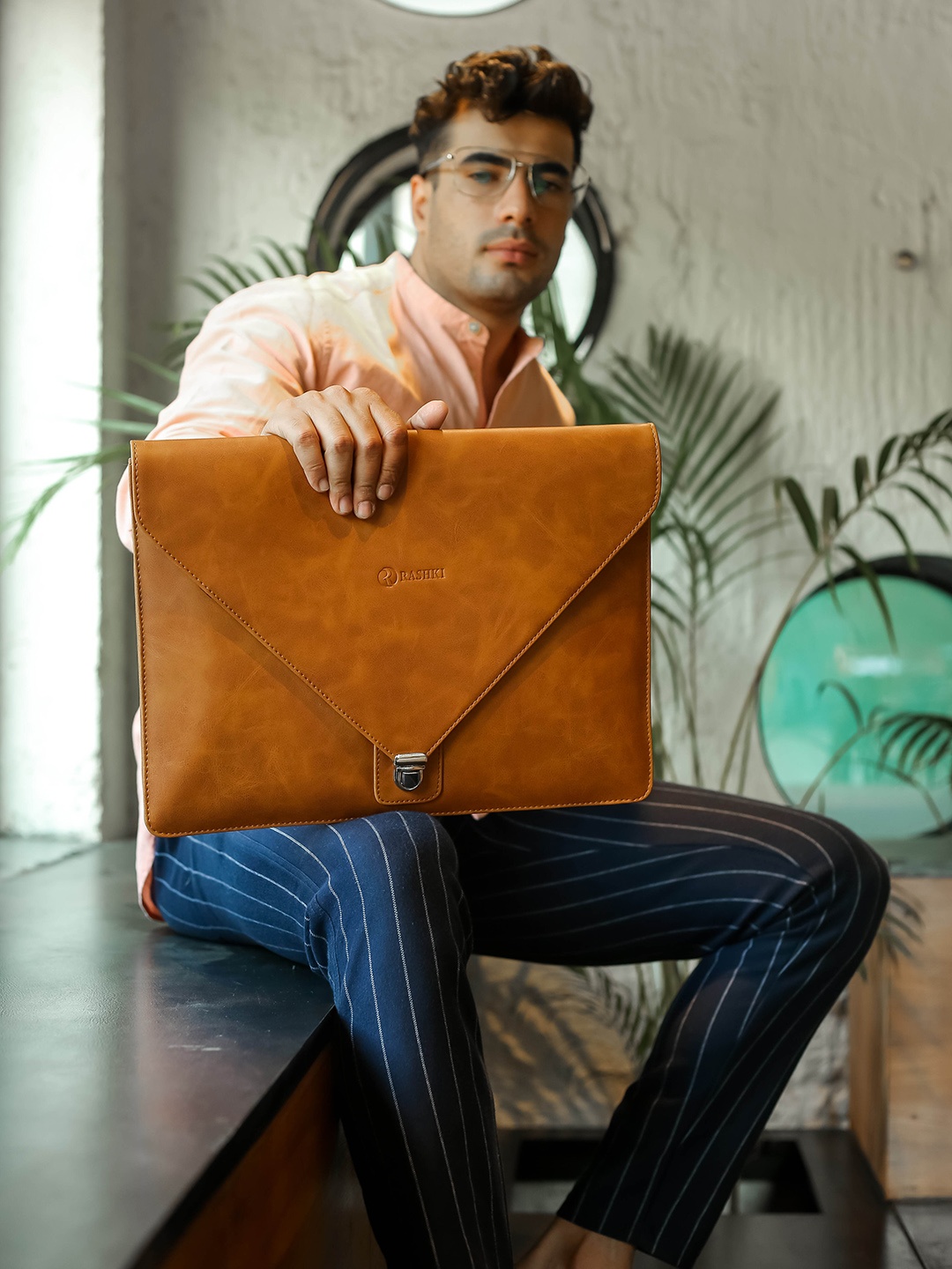 

RASHKI Unisex Tan Brown Solid Laptop Sleeve