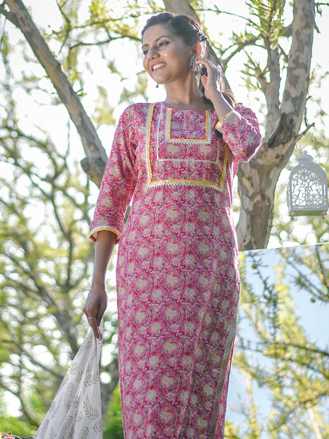 

Jaipur Kurti Women Pink & Cream-Coloured Printed Kurta with Trousers & Dupatta