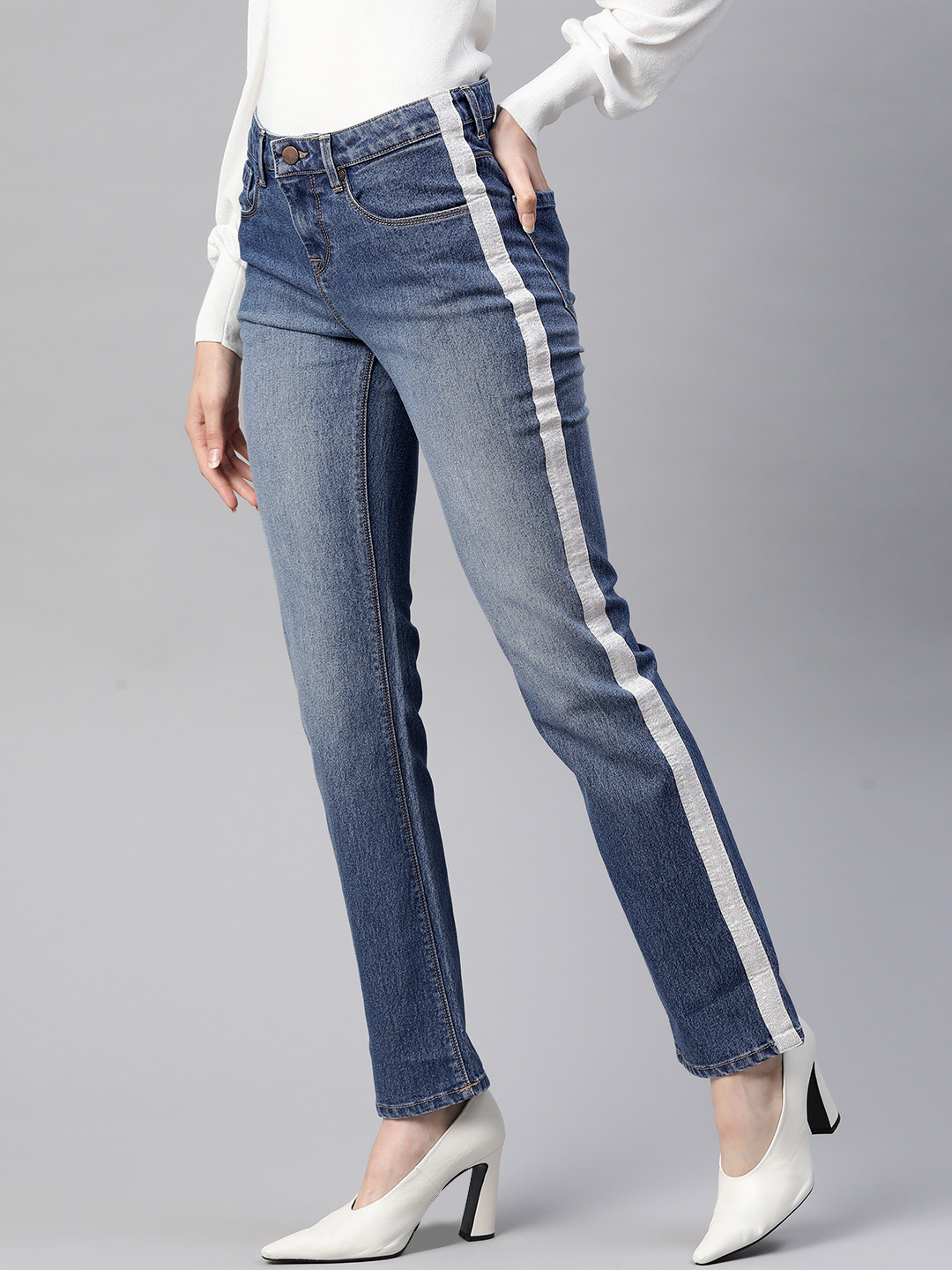 

HERE&NOW Women Blue Slim Fit Light Fade Stretchable Jeans