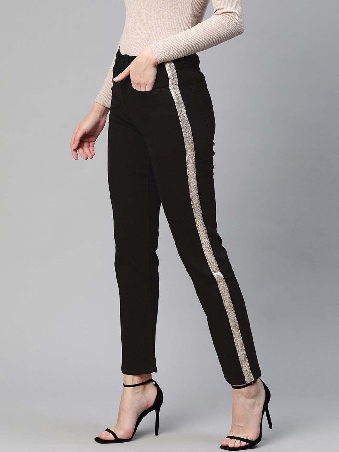 

HERE&NOW Women Black Regular Fit Stretchable Jeans