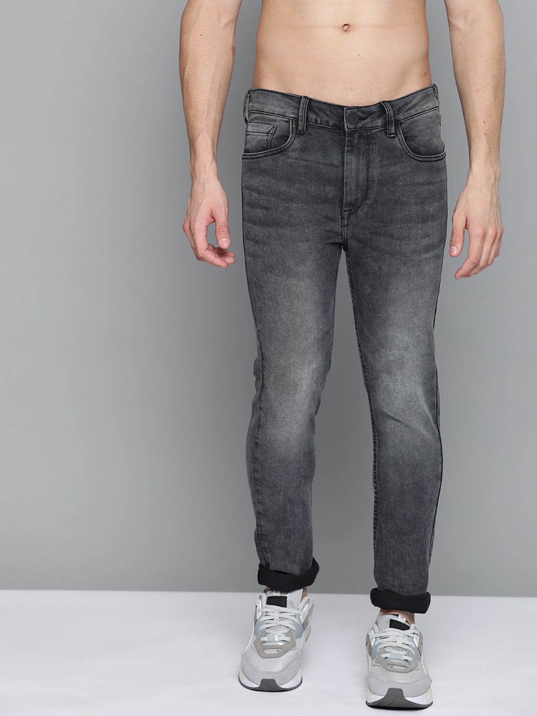 

HERE&NOW Men Charcoal Grey Skinny Fit Light Fade Stretchable Jeans