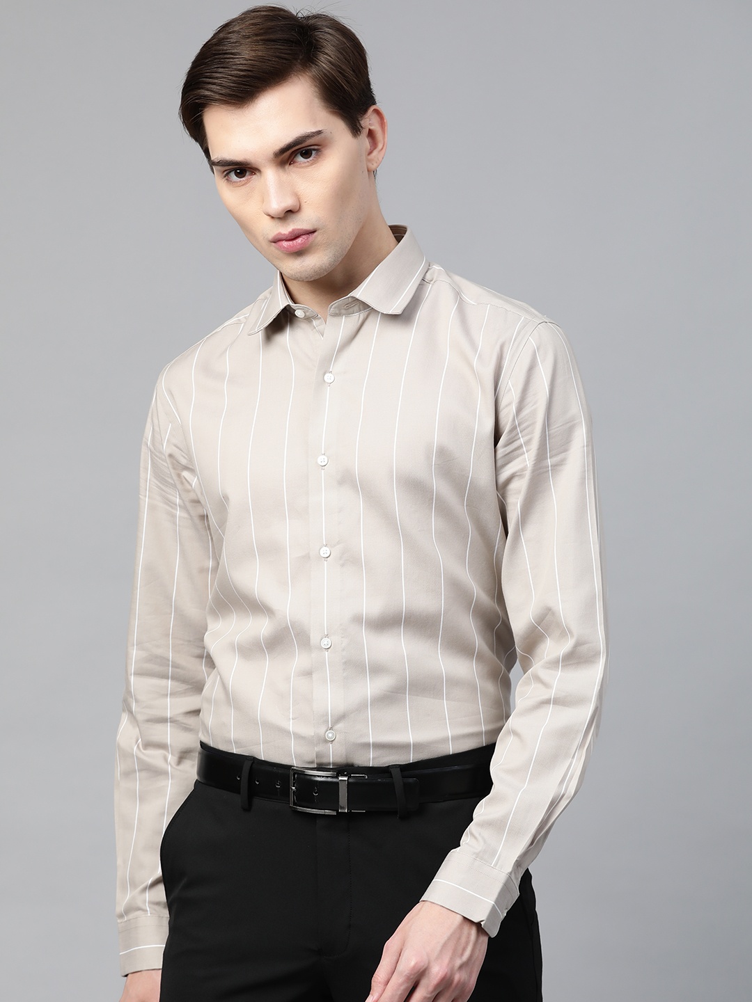 

Arrow New York Men Beige & White Slim Fit Striped Cotton Formal Shirt