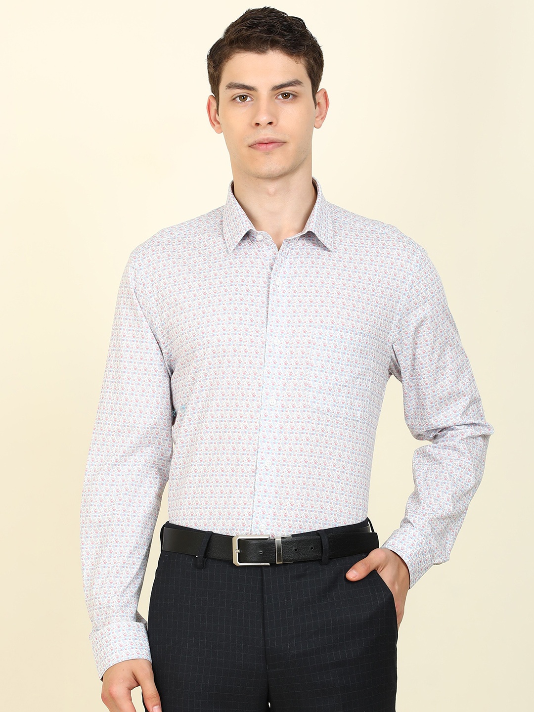 

Arrow Men Blue & Pink Slim Fit Printed Formal Shirt