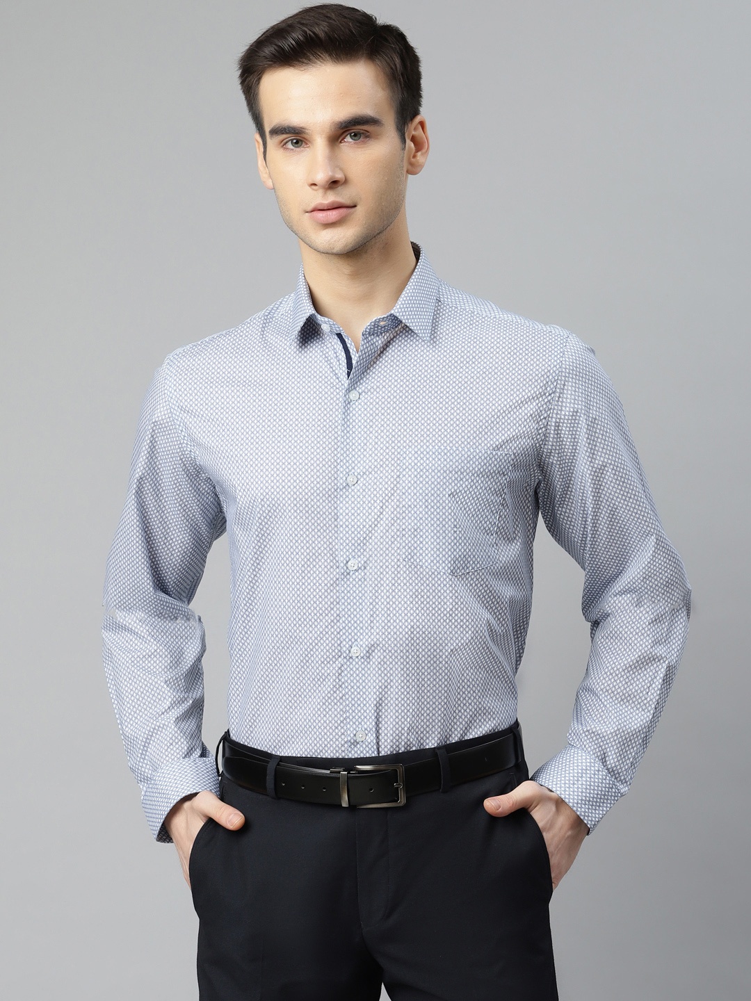 

Arrow Men Navy Blue & Off-White Pure Cotton Regular Fit Printed Formal Shirt