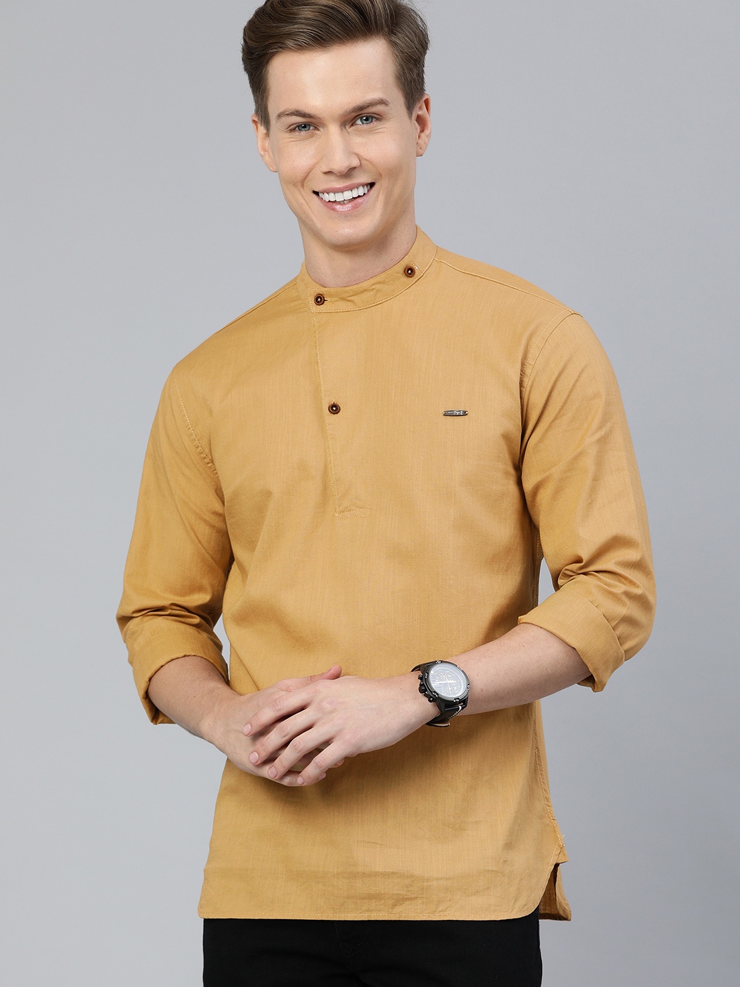 

The Indian Garage Co Men Khaki Solid Short Kurta