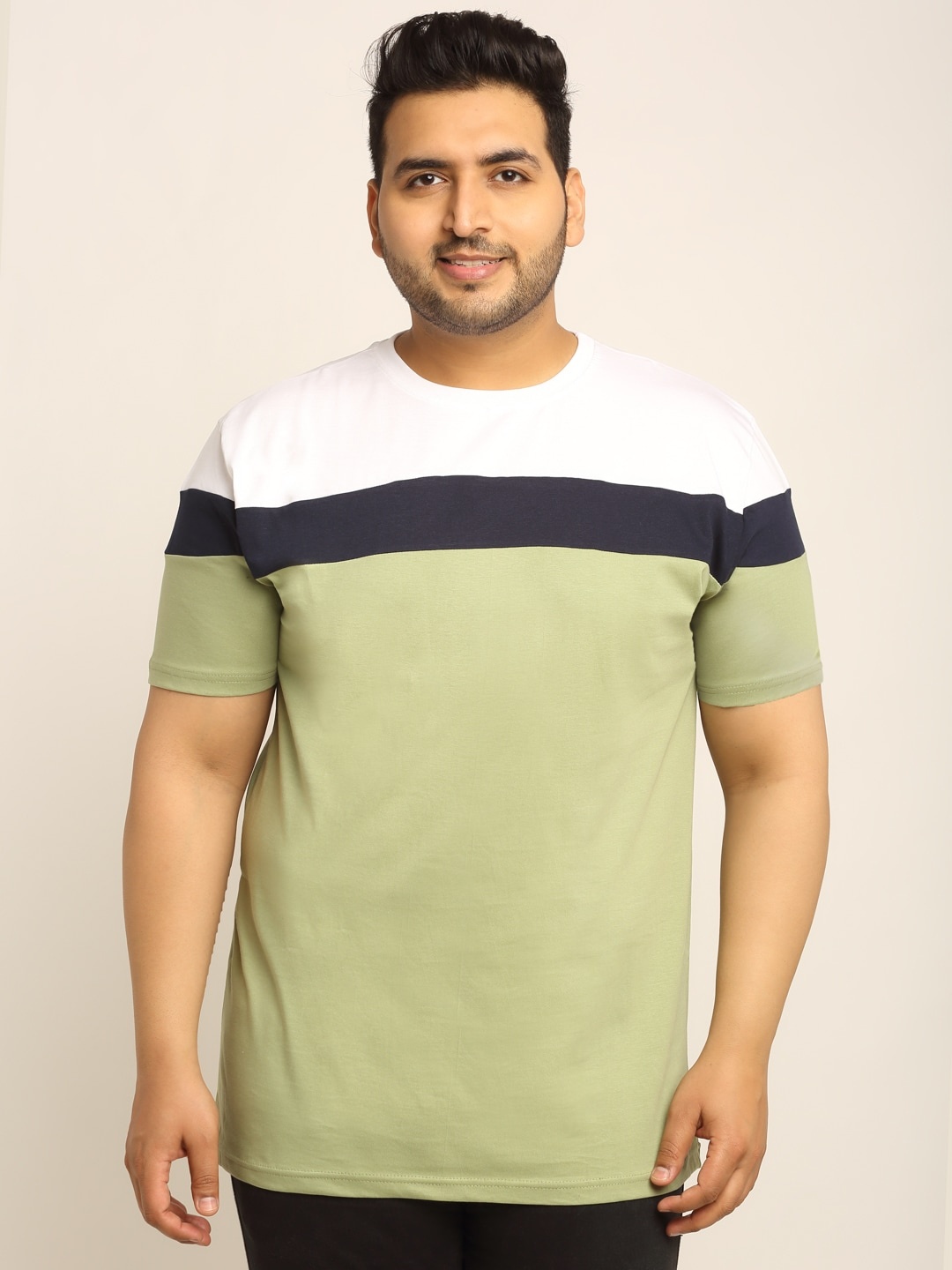

Rodzen Men Green & White Colourblocked Cotton Round Neck T-shirt