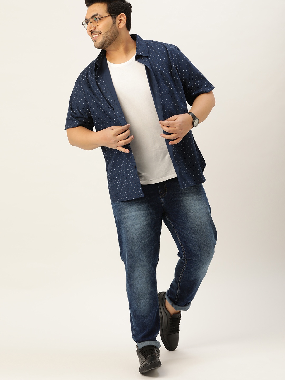 

Sztori Men Plus Size Navy Blue Slim Tapered Fit Light Fade Stretchable Jeans
