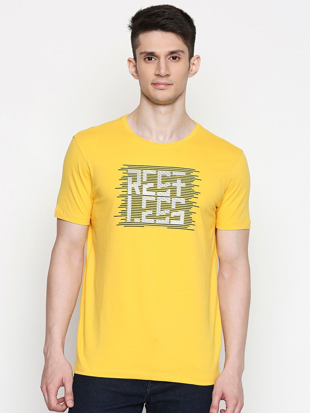 

SPYKAR Men Yellow Printed Round Neck T-shirt