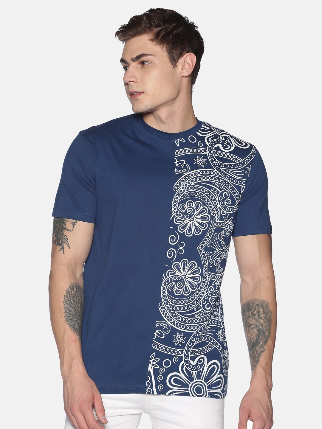 

UrGear Men Blue Printed Round Neck T-shirt