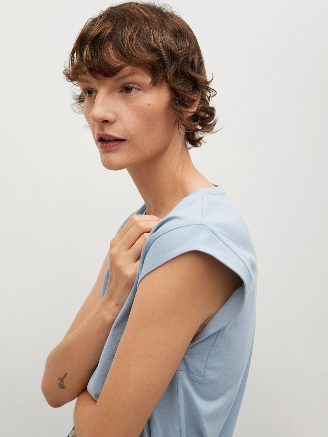

MANGO Women Blue Organic Cotton V-Neck Extended Sleeves T-shirt