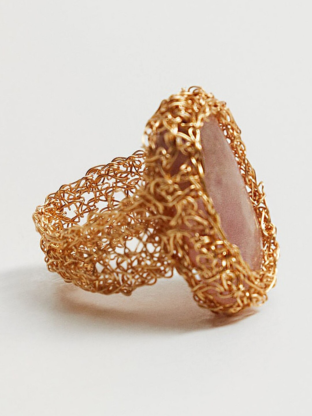 

MANGO Women Gold-Toned & Brown Semiprecious Stone Mesh Finger Ring