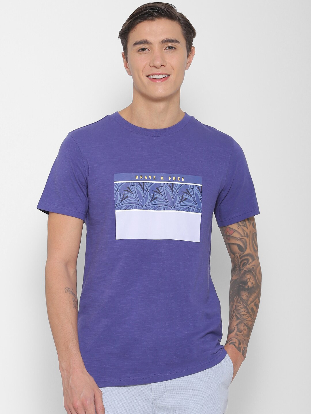 

FOREVER 21 Men Blue Printed Round Neck T-shirt