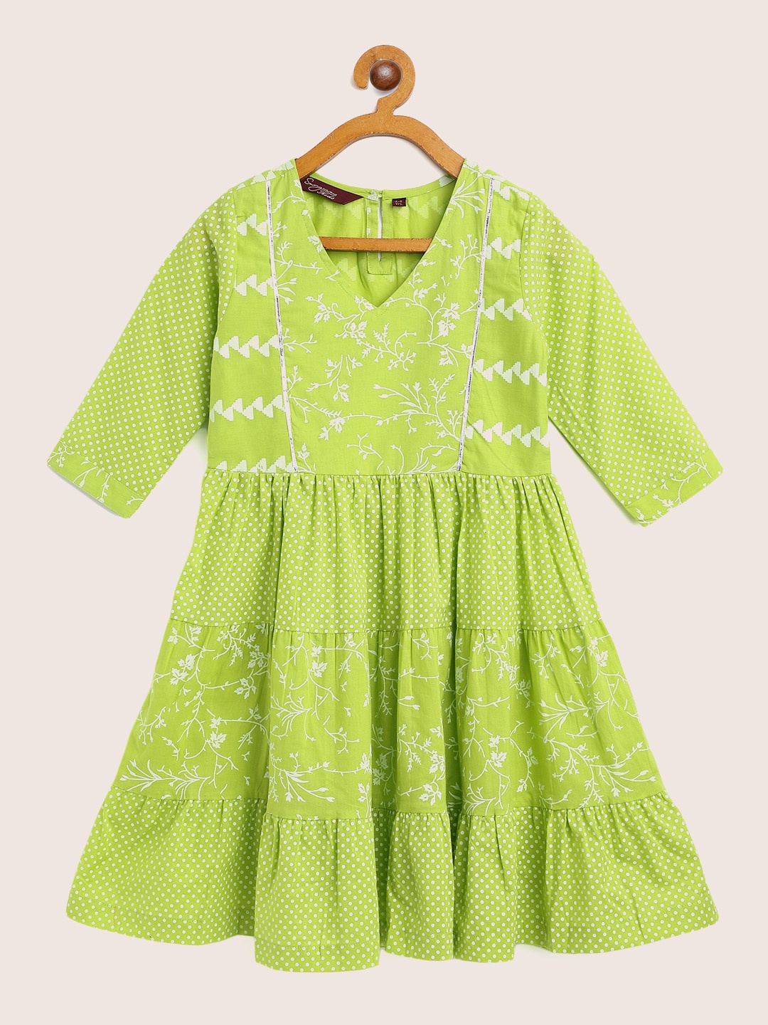 

Sangria Girls Lime Green & White Ethnic Motifs Print Tiered Pure Cotton A-Line Dress