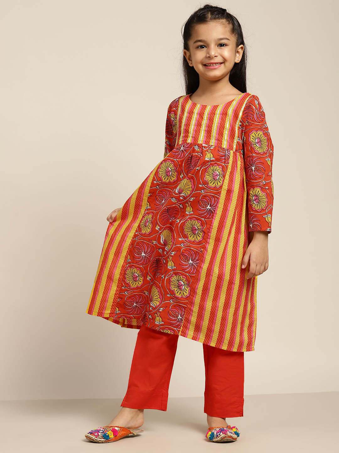 

Sangria Girls Orange & Yellow Ethnic Motifs Printed Pure Cotton Kurta with Trousers