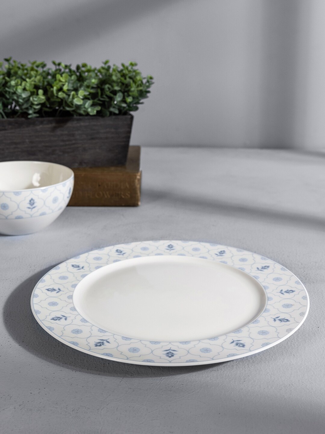 

Pure Home and Living Set of 2 White & Blue Dessert Plates