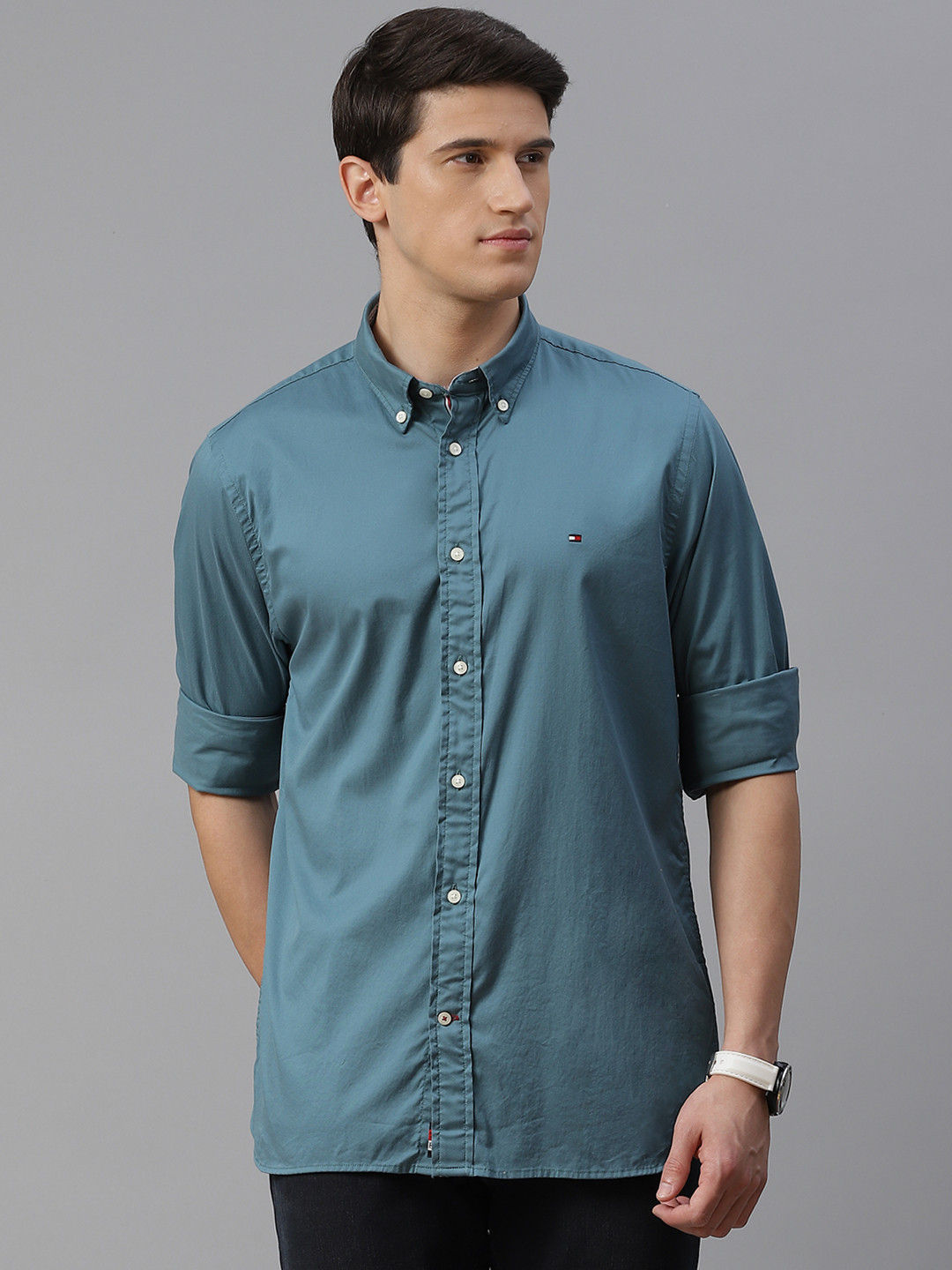 

Tommy Hilfiger Men Blue Regular Fit Solid Casual Shirt