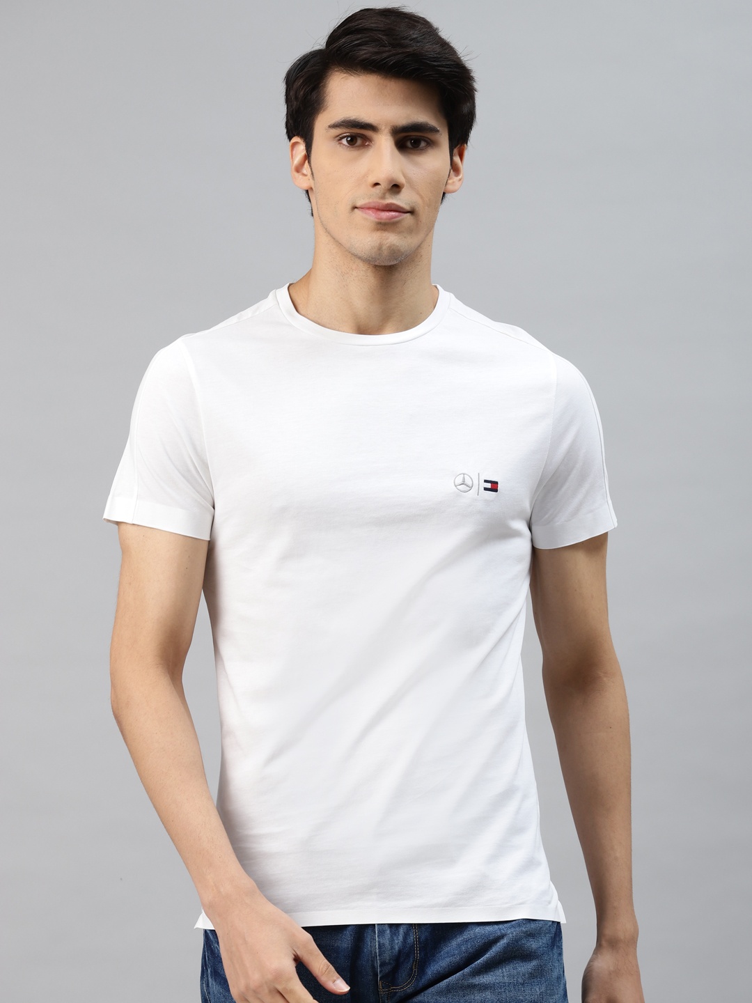 

Tommy Hilfiger Men White Slim Fit Pure Cotton T-shirt