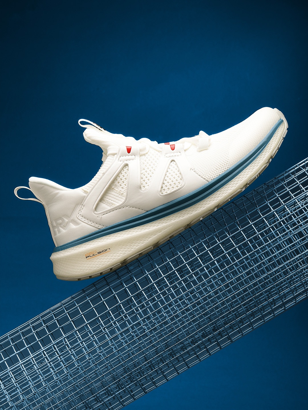 

HRX by Hrithik Roshan Men White Woven Design PROPULSION Running Shoes