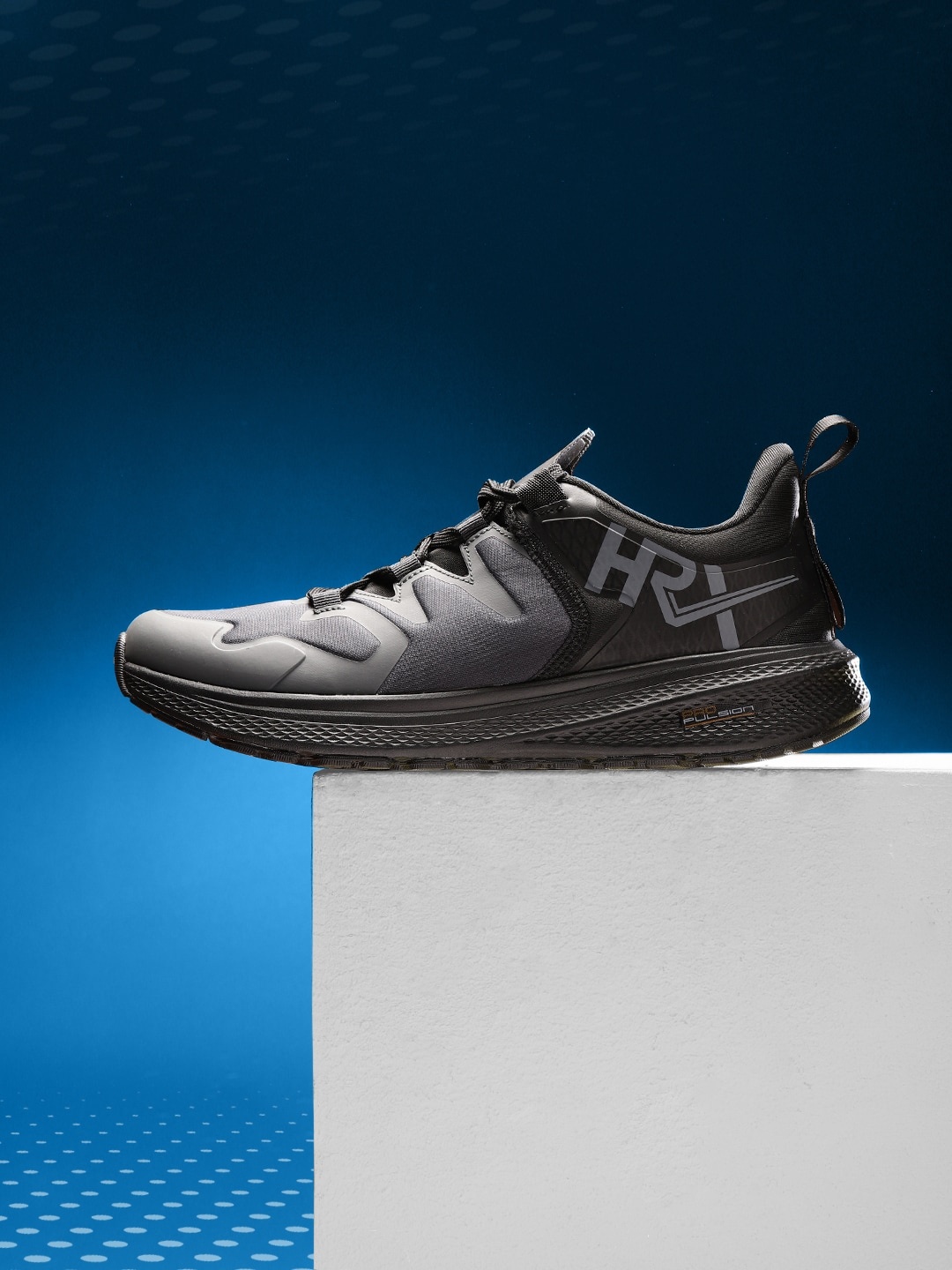 

HRX by Hrithik Roshan Men Charcoal Grey Propulsion Running Shoes