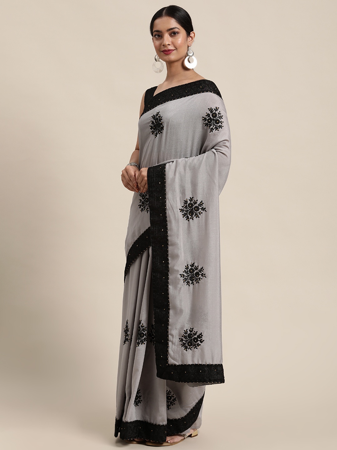 

Mitera Grey & Black Floral Embellished Poly Silk Saree