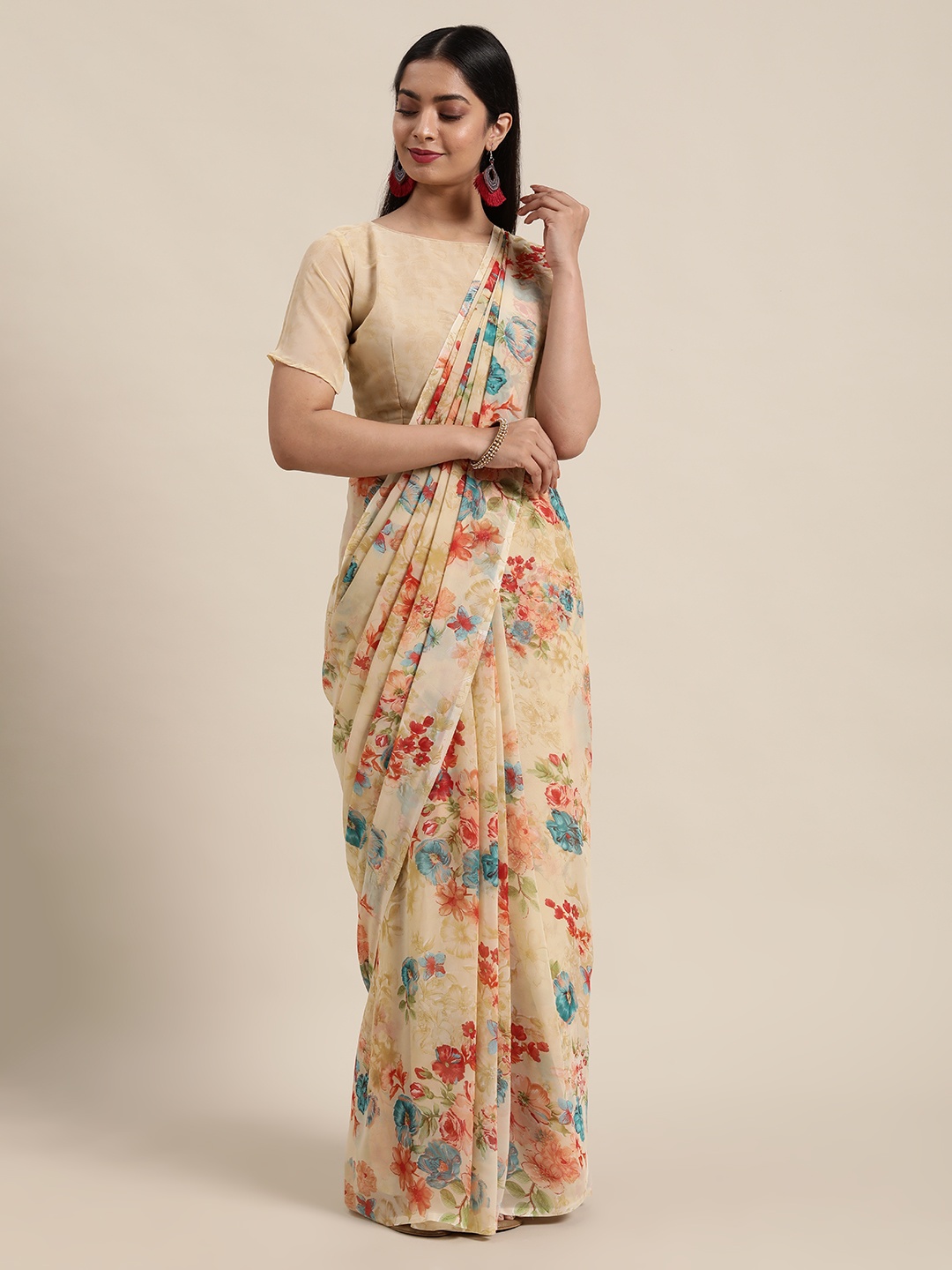 

Satrani Cream & Red Floral Pure Georgette Printed Saree With Unstitched Blouse
