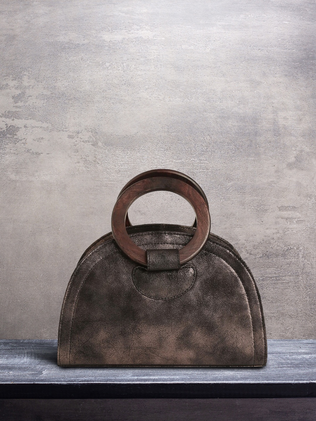 

RASHKI Black Solid Sustainable Handheld Bag