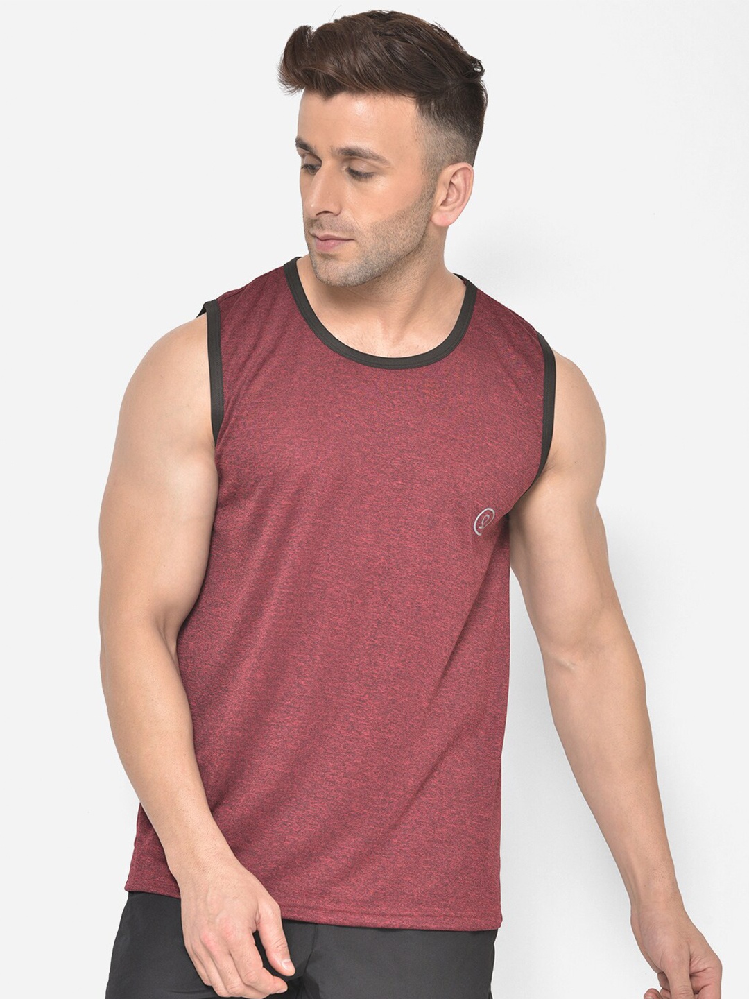 

Chkokko Men Maroon Solid Dry Fit Round Neck T-shirt