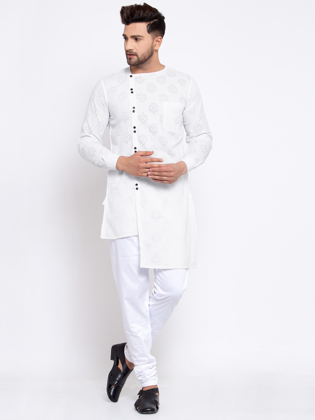 

KLOTTHE Men White Ethnic Motifs Printed Kurta