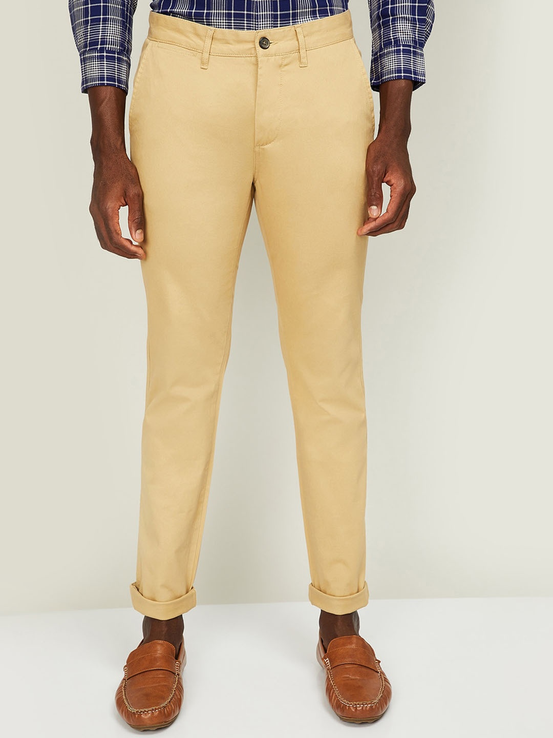 

CODE by Lifestyle Men Beige Slim Fit Solid Chinos